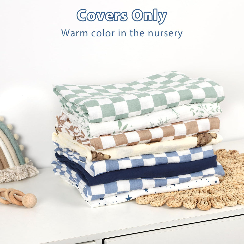 Hooyax registry gift blue-checker-star cover adds practical nursery style.