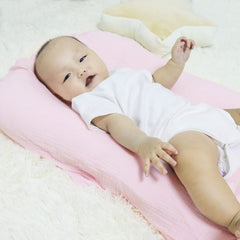 Hooyax muslin lounger cover pink demonstrates simple color for nursery.