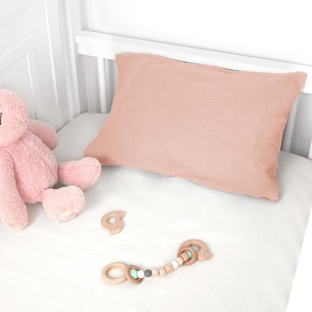 Hooyax toddler pillowcase pink travel-scene demonstrates versatile crib to bed use.
