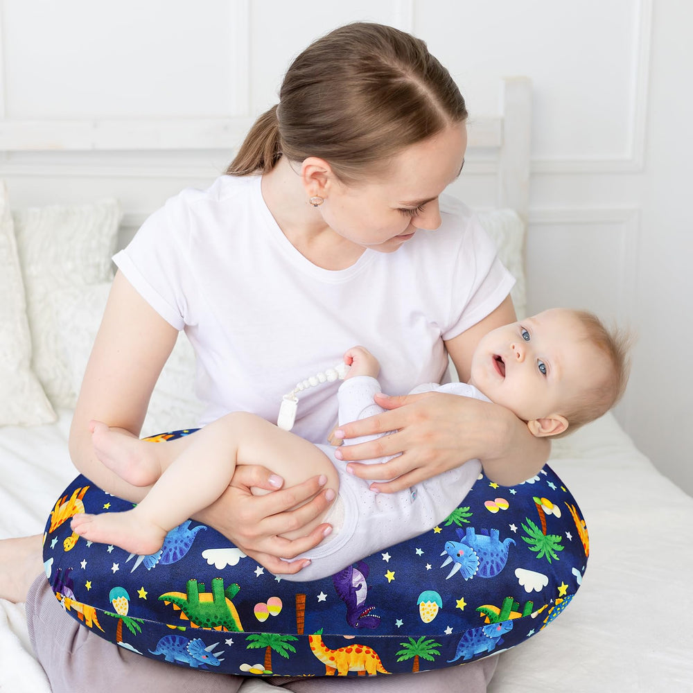 Hooyax waterproof, dirt-resistant cover protects pillow from spills