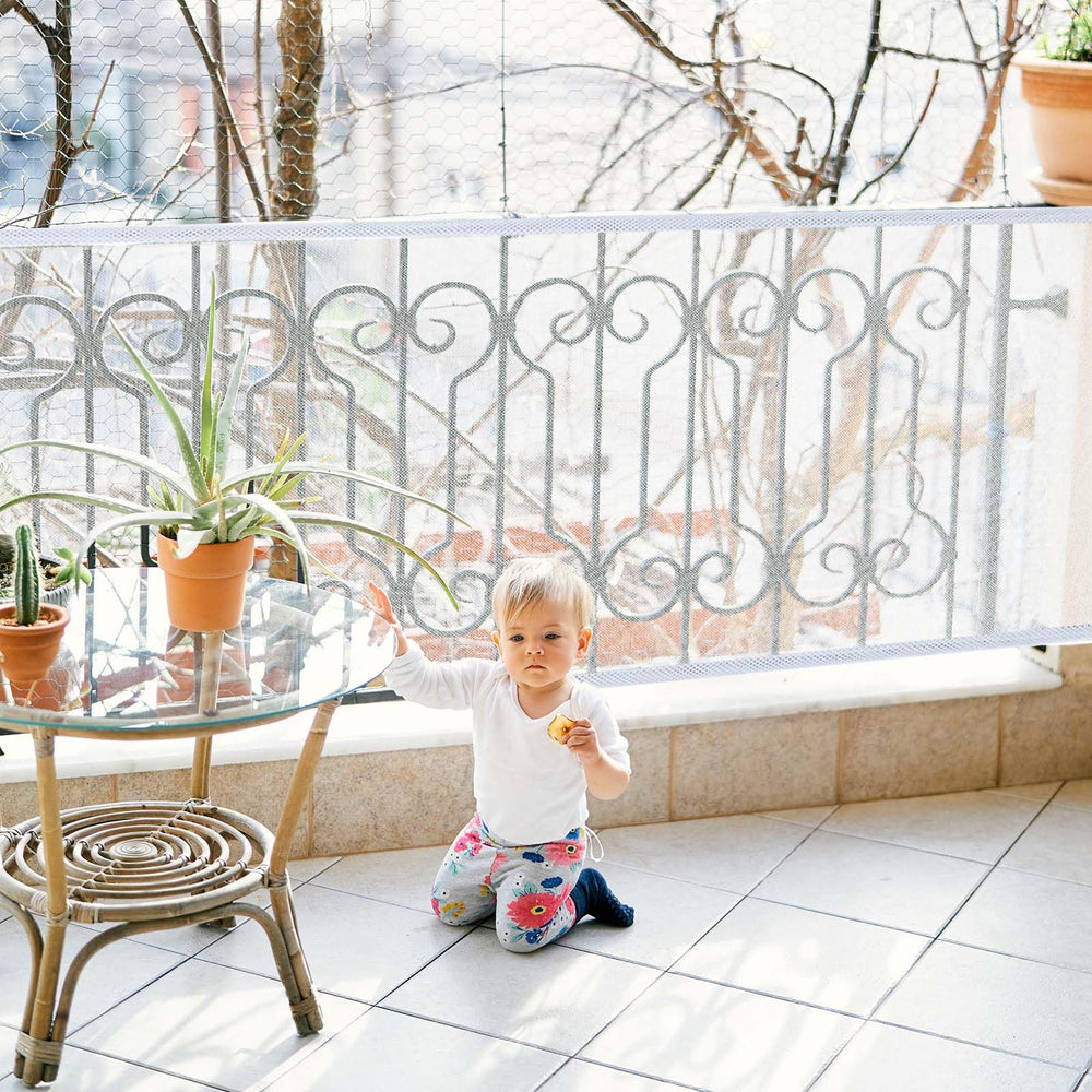 Hosuly netting honeycomb design preserves visibility while guarding balcony edges.