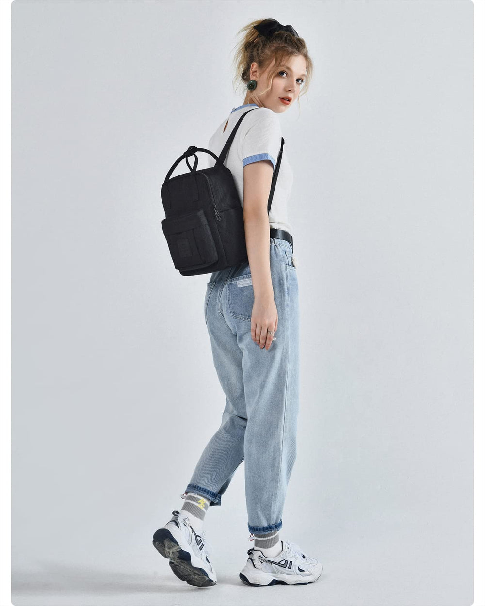 HotStyle BESTIE Mini Backpack side pockets keep water bottles within easy reach.