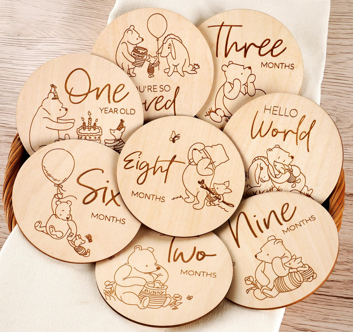HOUISM Winnie milestone disc front with Hello World sign for timeless baby photos.