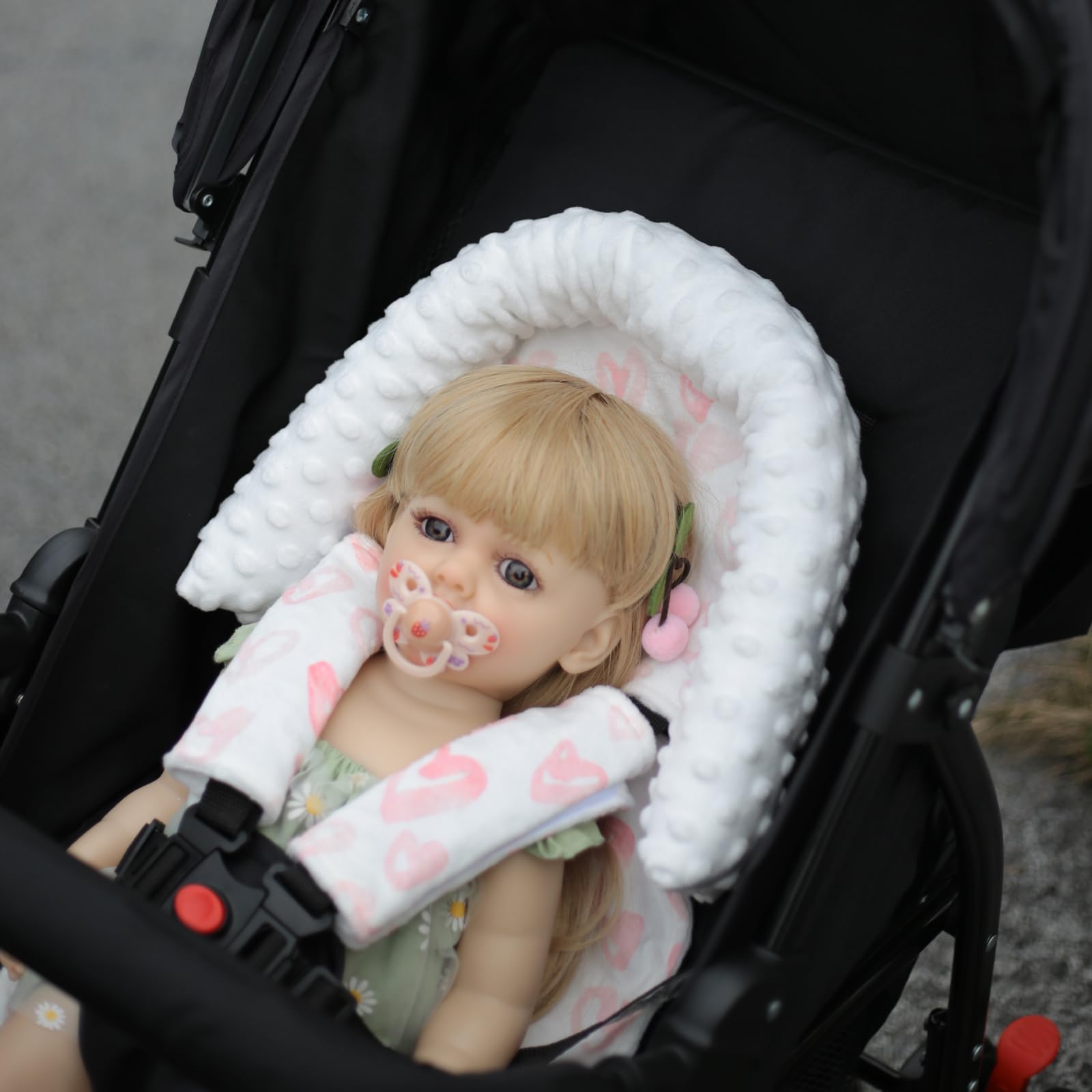 HPIENOYA newborn headrest features breathable minky fabric for soft comfort.
