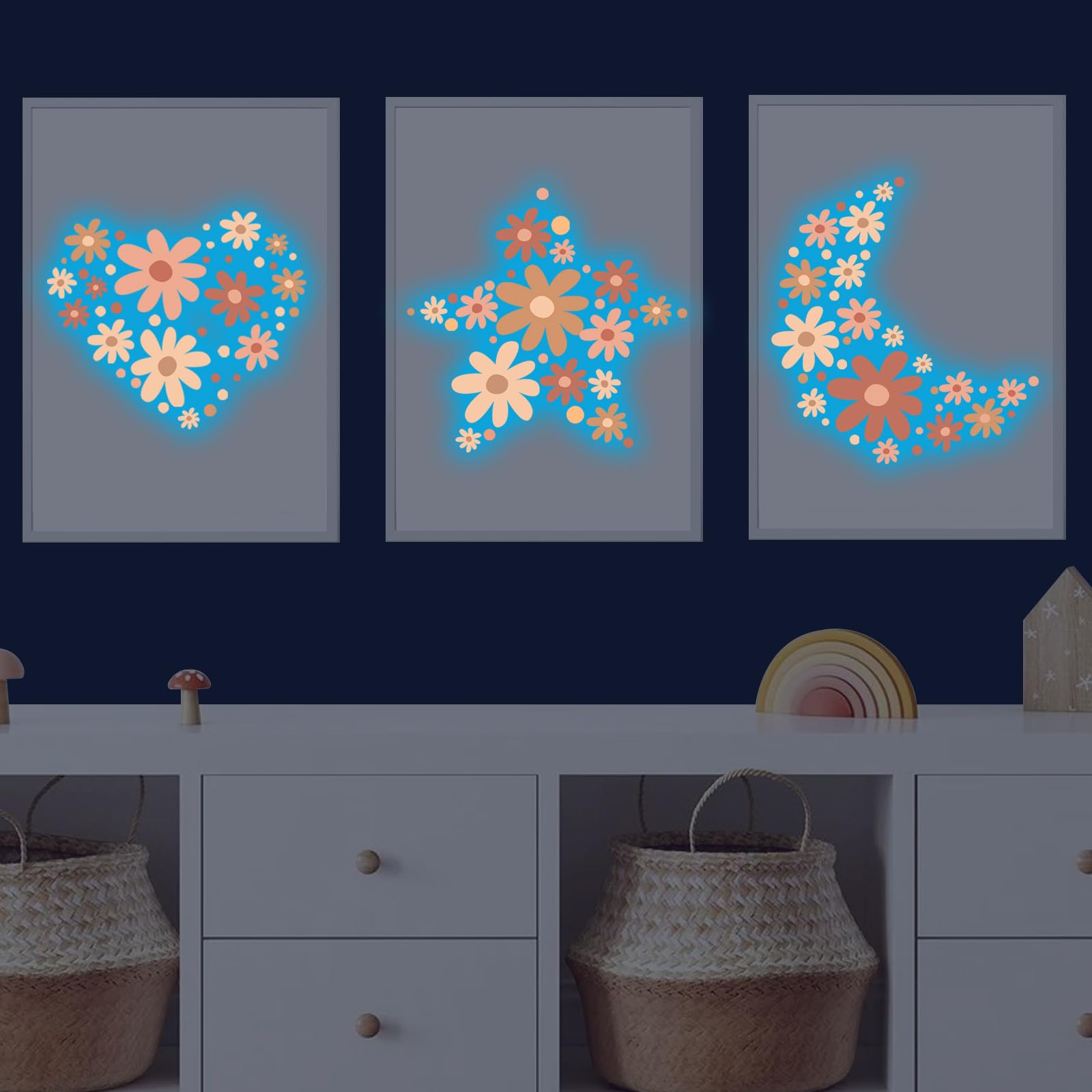 HSDSH nursery-daisy wall decor adds calming bedtime ambiance.