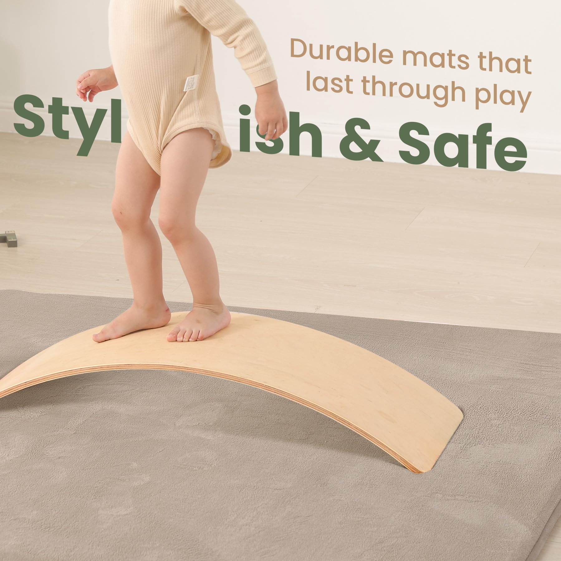 Huloo Sleep 50x50 playmat shows ample space for tummy time and playdates.