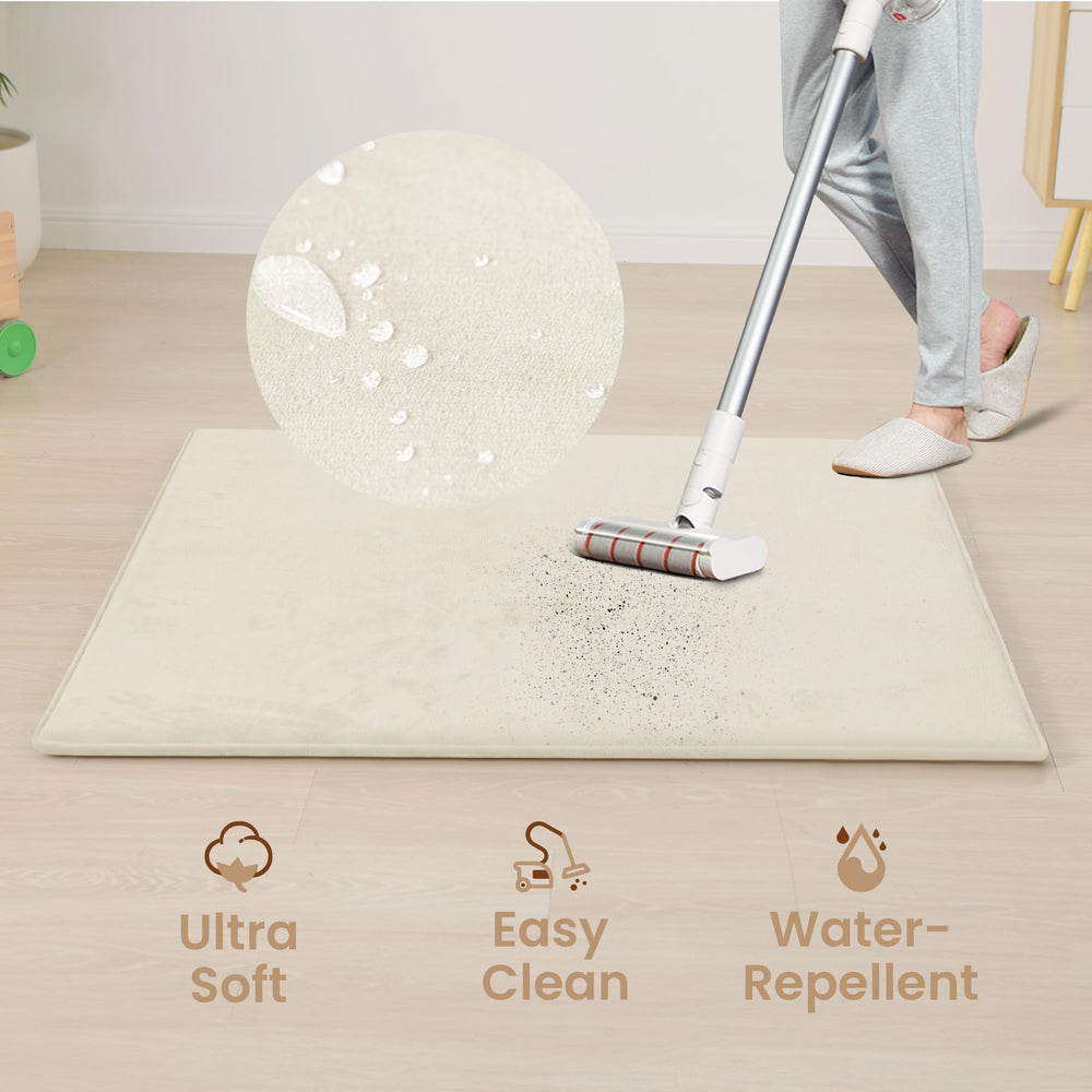 Huloo Sleep nursery rug use demonstrates easy-stow lightweight design.