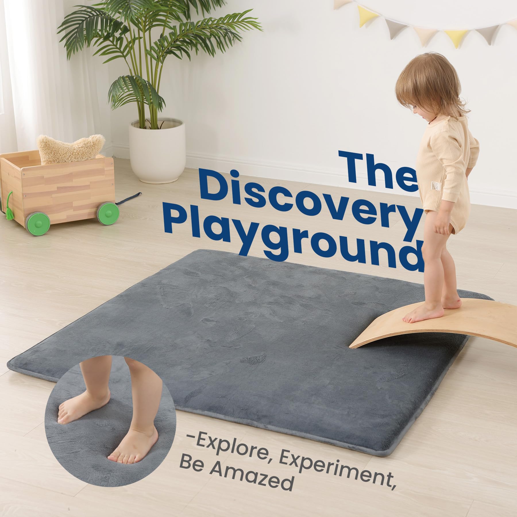 Huloo Sleep play mat shows water-repellent coral velvet for spill resistance