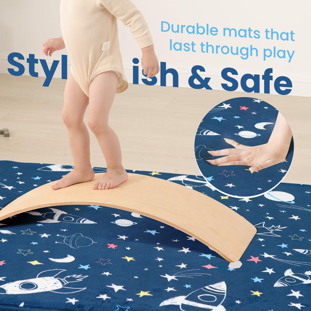 Huloo Sleep cushioned foam close-up showing plush comfort during crawls