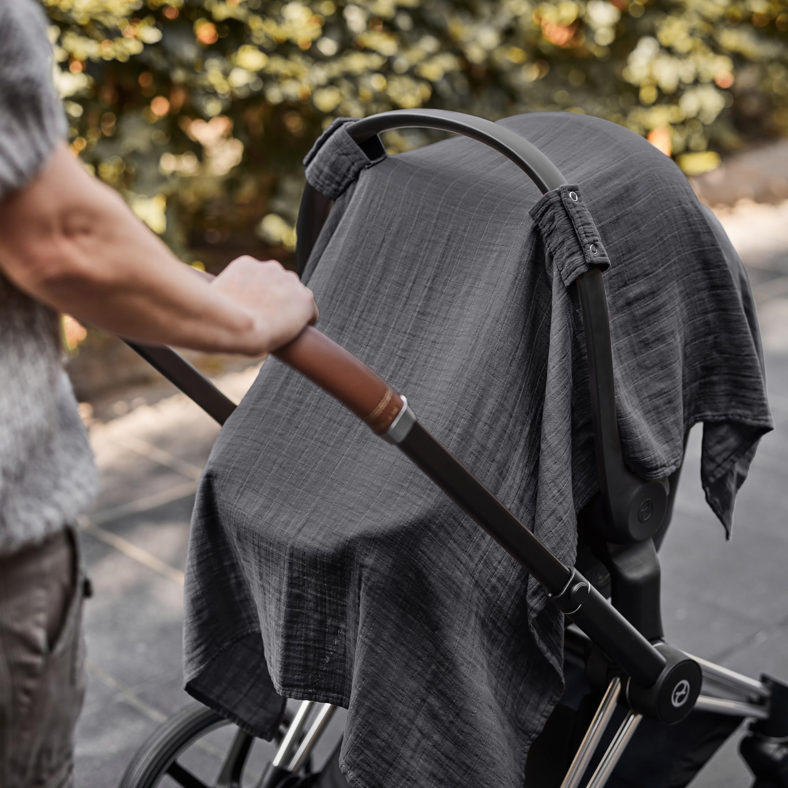 Huxie car seat cover makes a timeless baby gift for any registry.