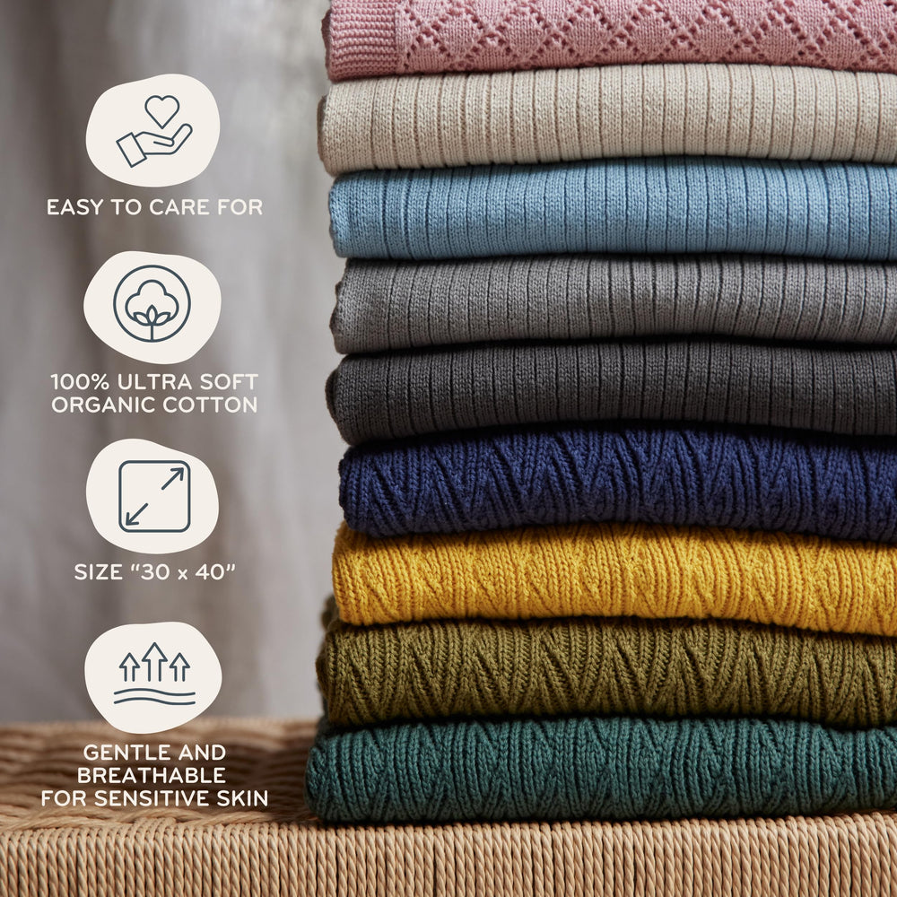 Huxie Knitted Baby Blanket close-up emphasizes breathable fabric