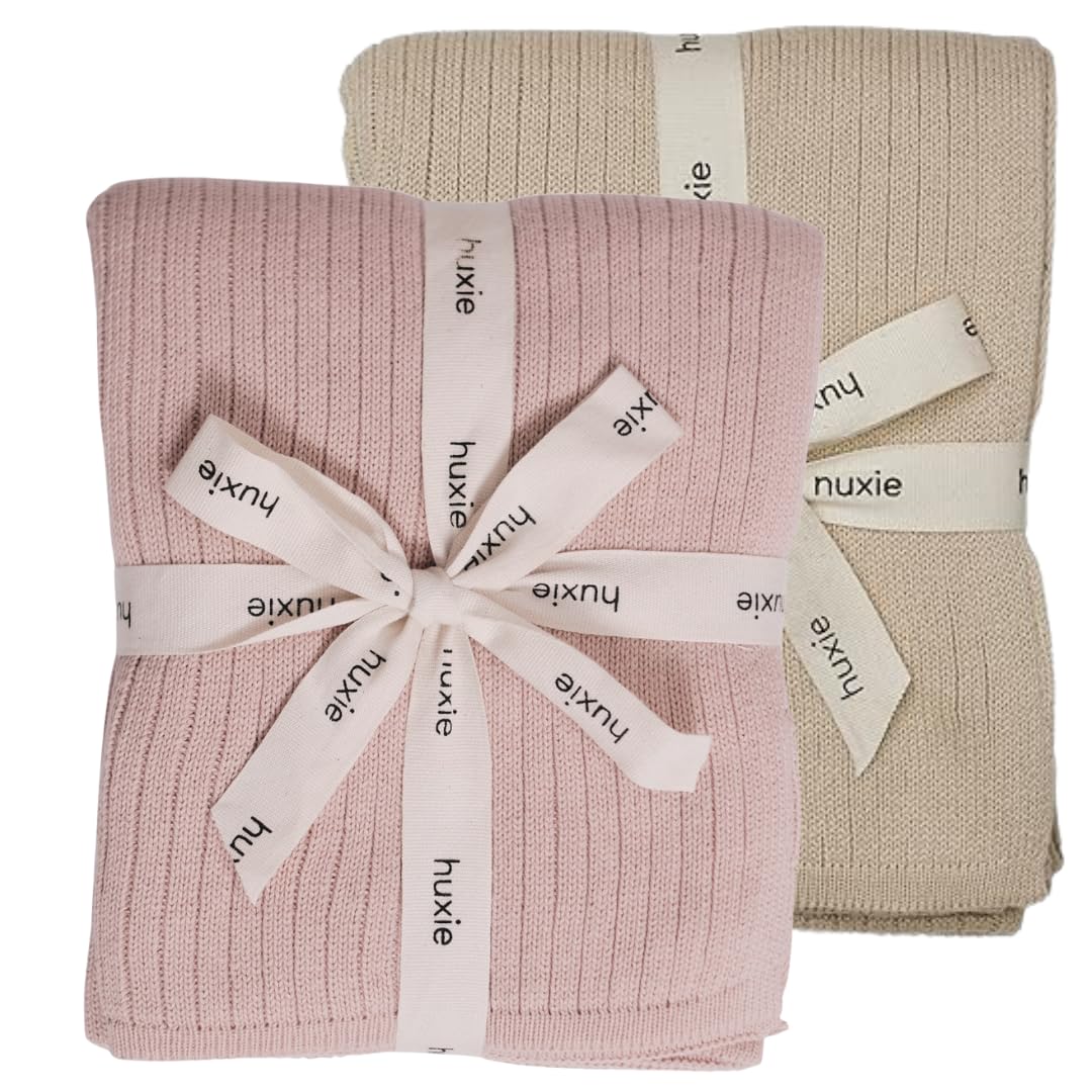 Huxie knitted baby blanket fog close-up shows ultra-soft organic cotton for sensitive skin.