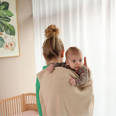 Huxie knitted baby blanket fog stroller-usage shows on-the-go softness.