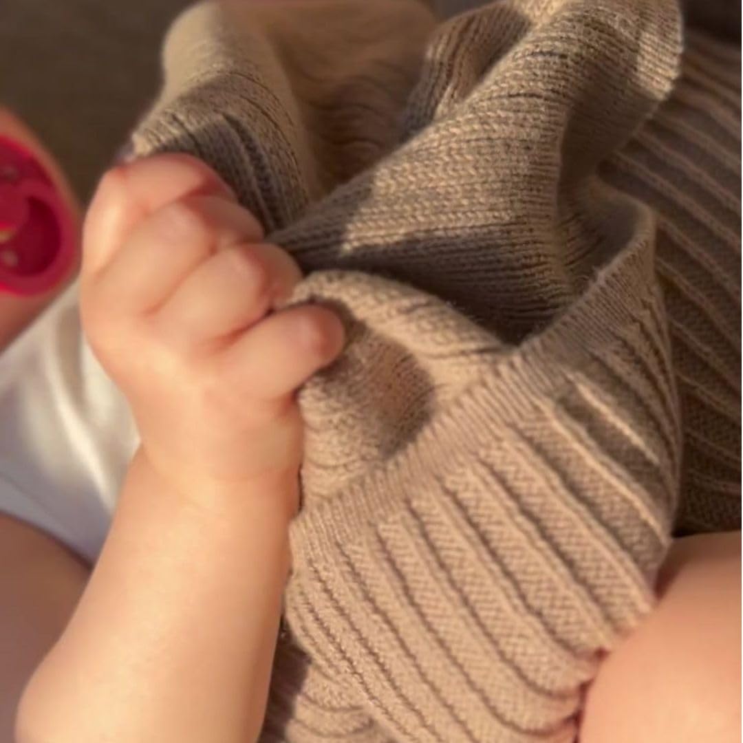 Huxie Mochachino knitted baby blanket neutral design suits any nursery