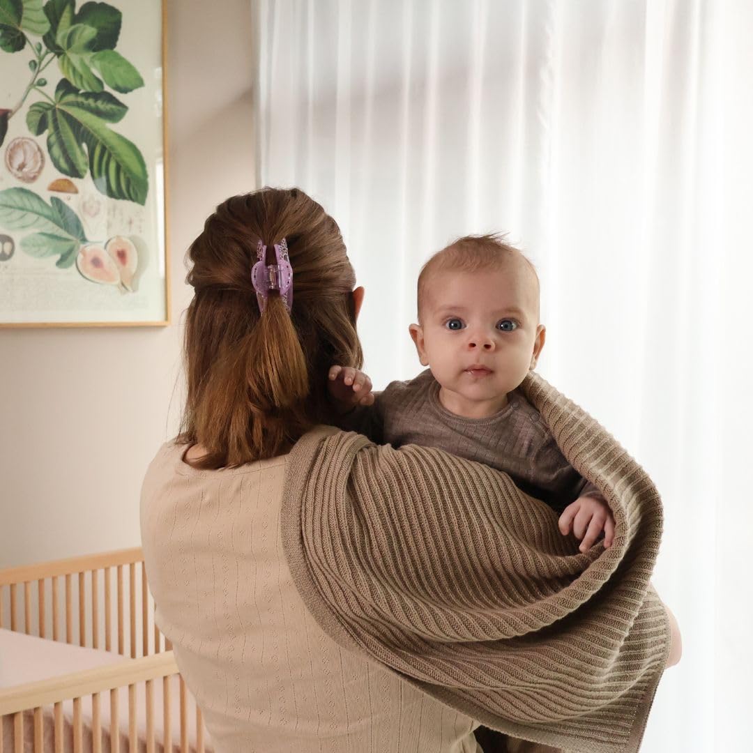Huxie Mochachino knitted baby blanket swaddle-style use for calm transitions