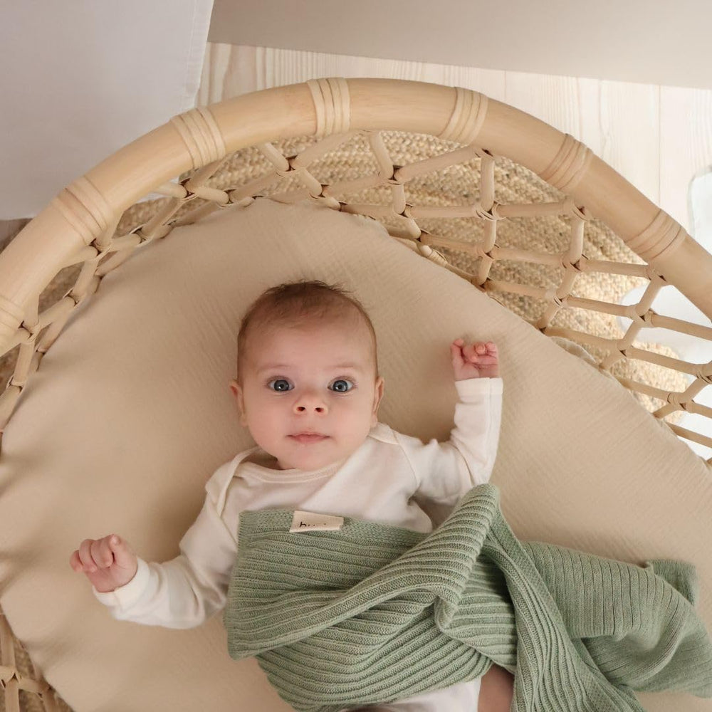Huxie knitted baby blanket Roman Green soft texture ideal for sensitive skin.
