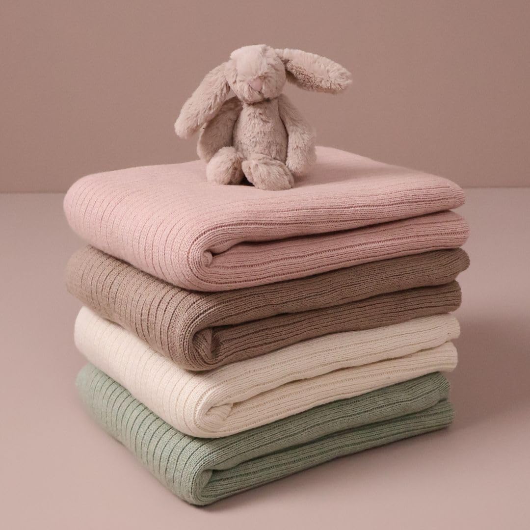 Huxie knitted baby blanket Scandinavian-design styling reflects authentic Nordic flair.