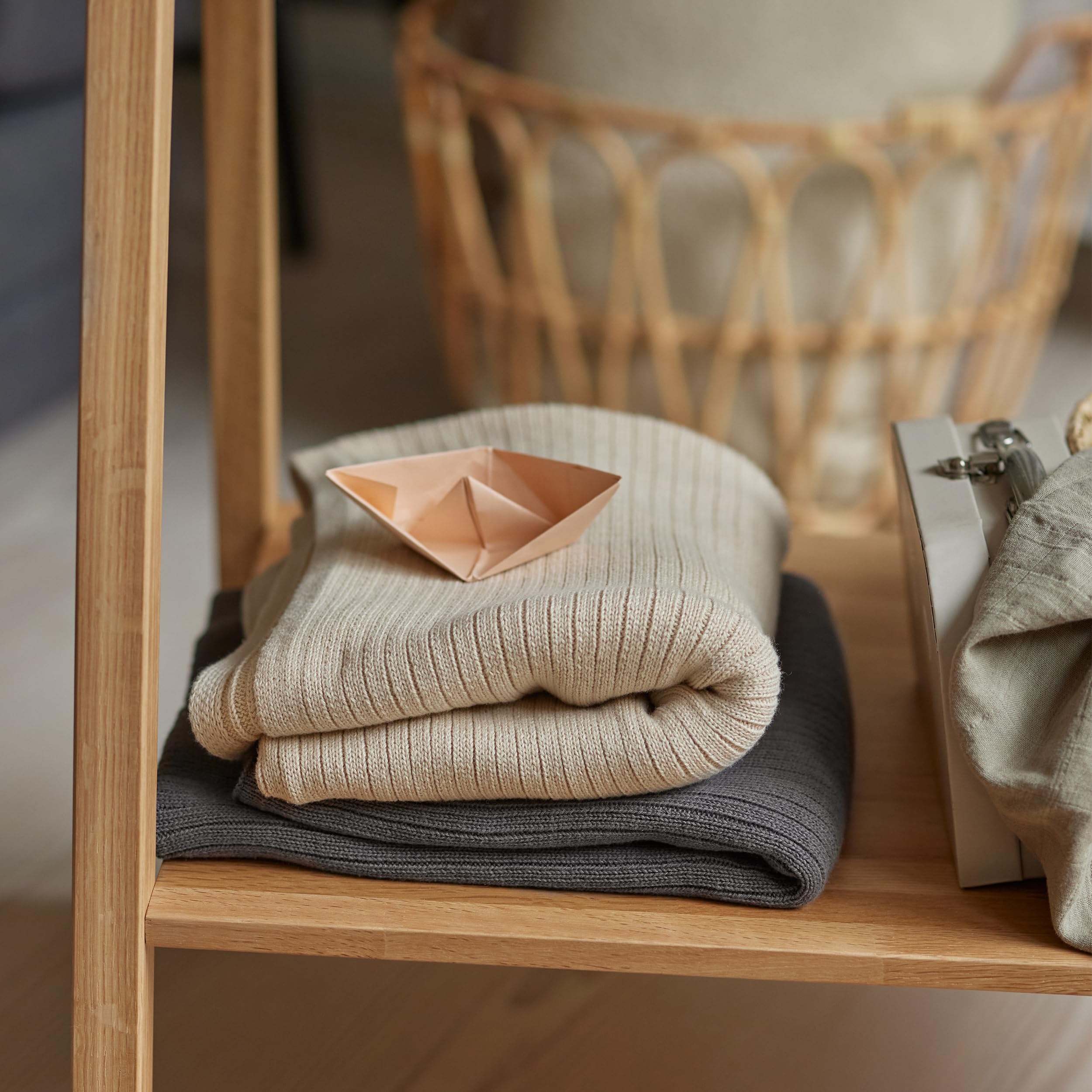 Huxie organic cotton close-up reveals soft breathable fibers.