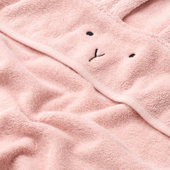 Huxie organic cotton weave detail: breathable fabric gentle on sensitive skin.