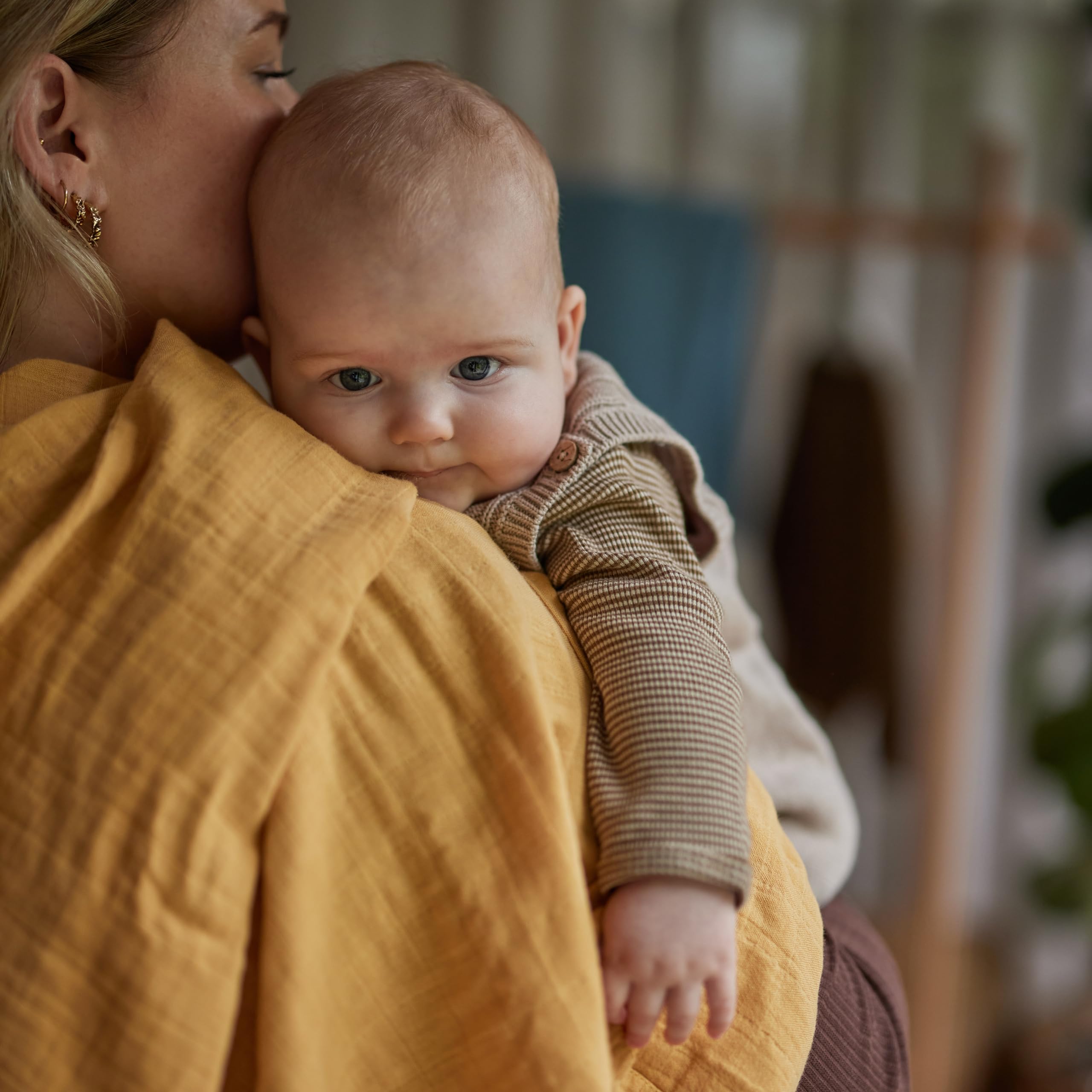Huxie Swaddle Autumn Yellow size 47x47 inches for easy wrapping