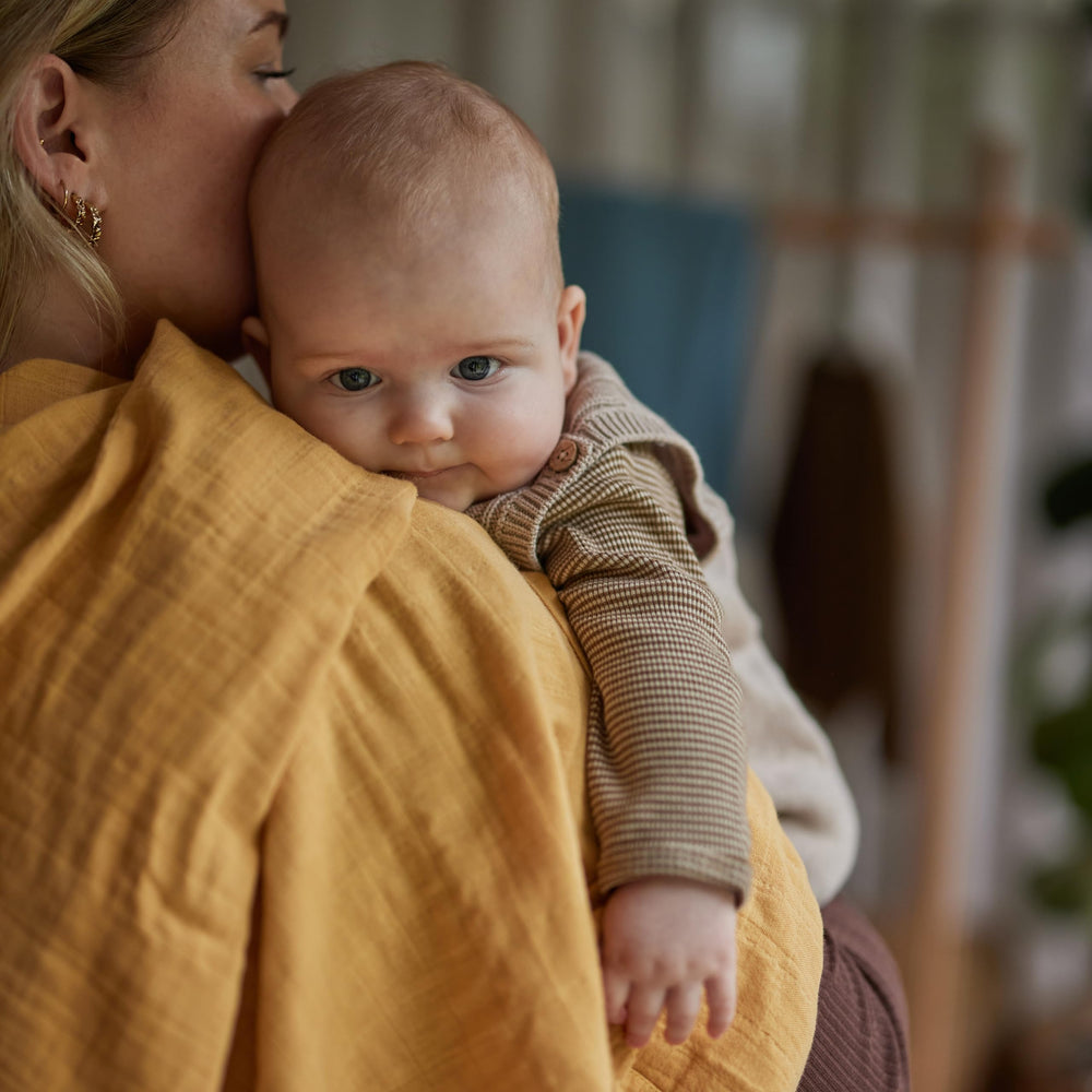 Huxie Swaddle Autumn Yellow size 47x47 inches for easy wrapping