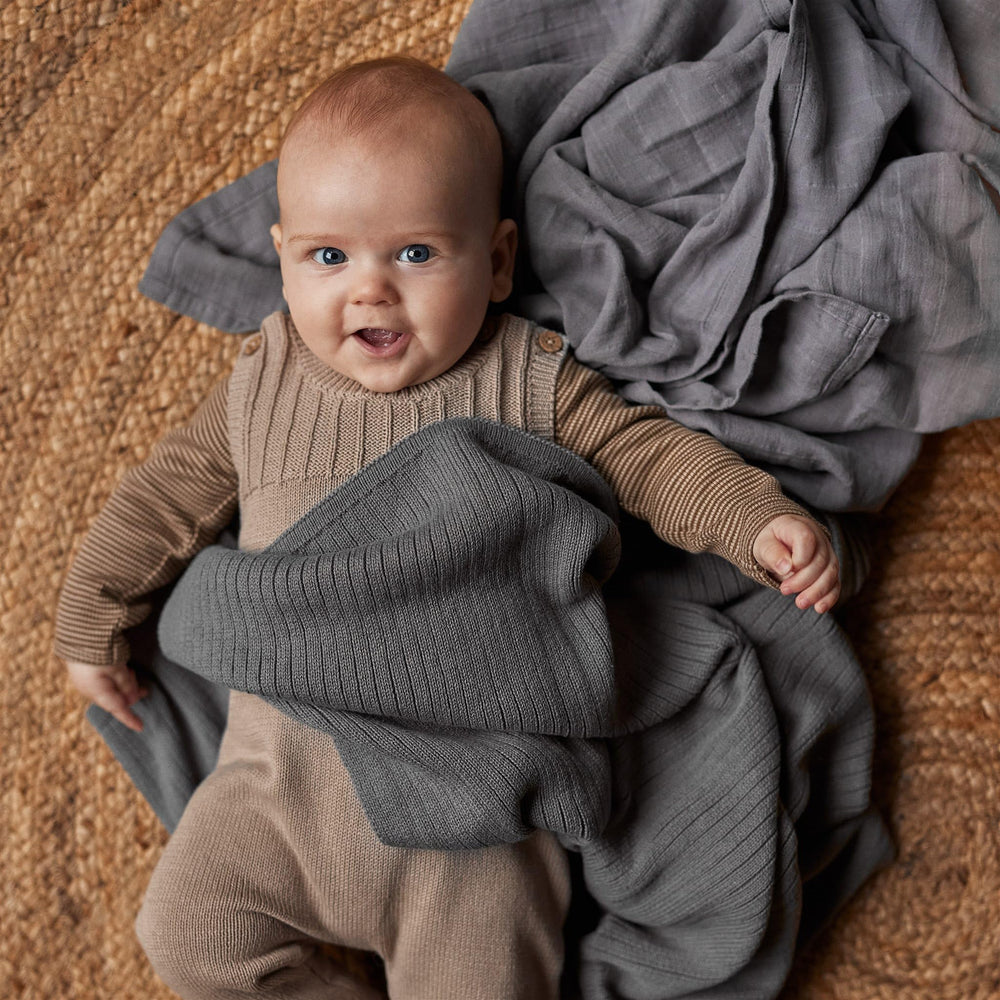 Huxie Swaddle gift-ready pack signals timeless baby gift option.