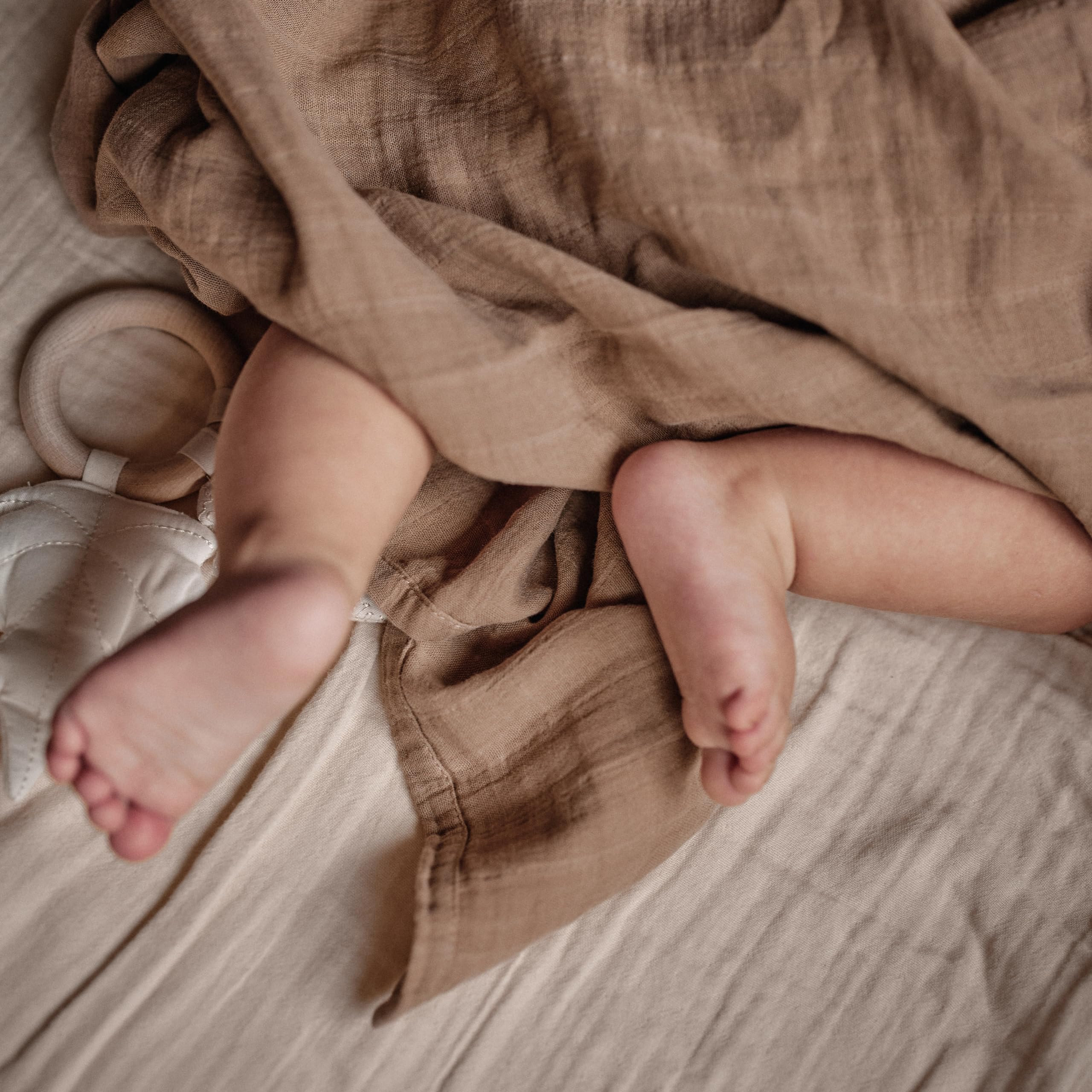 Huxie Swaddle baby-friendly fabric—pre-washed for extra softness