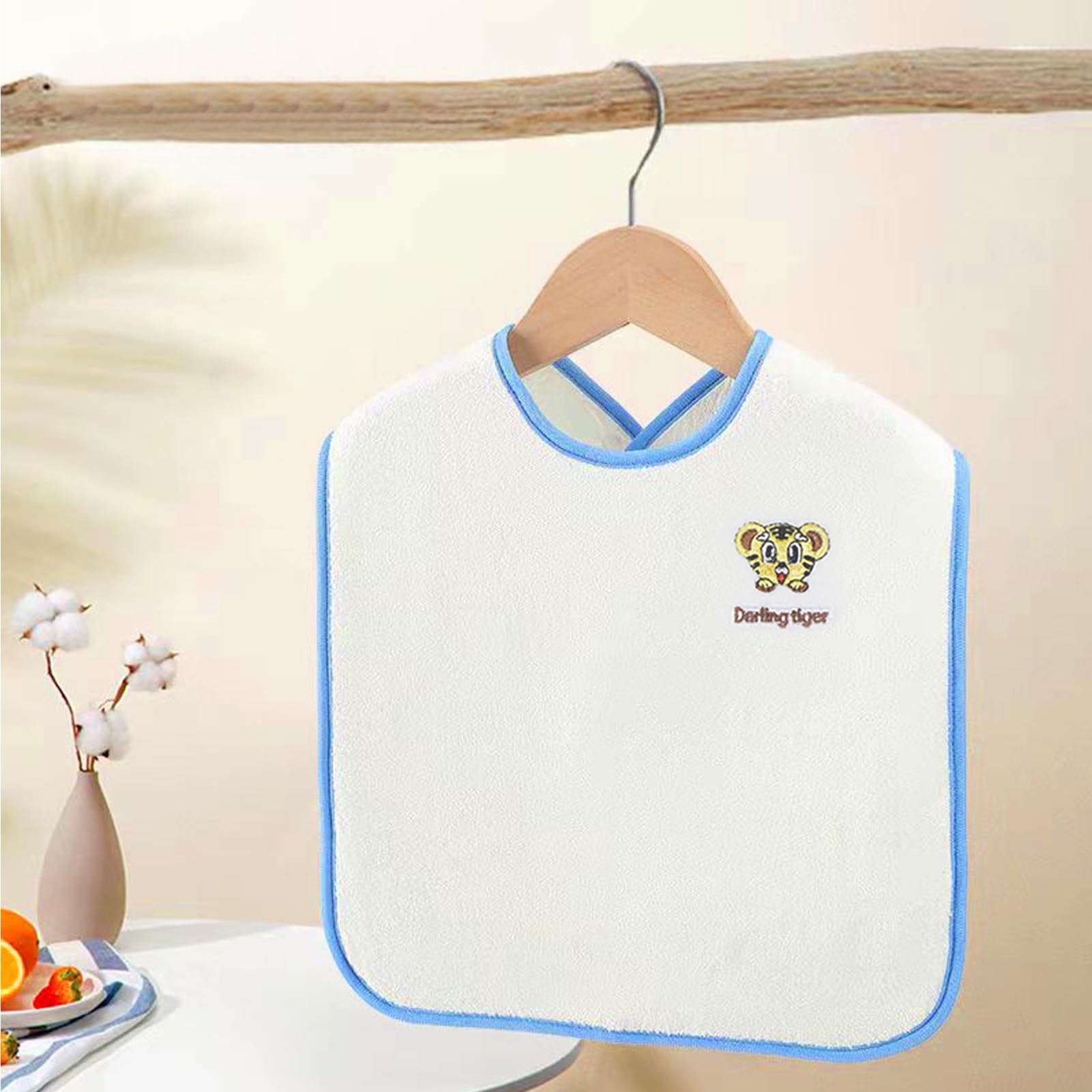 Hwieccogts gift-ready set of bibs for families and caregivers.