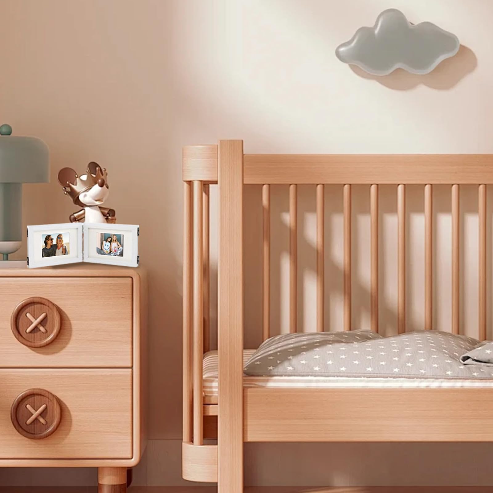 Hyuetrsa natural wood frame closeup with white finish and craftsmanship