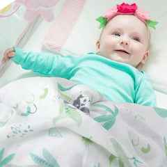 IBESTOPIA 47x47 swaddle demonstrates generous coverage for wrapped or car-seat use