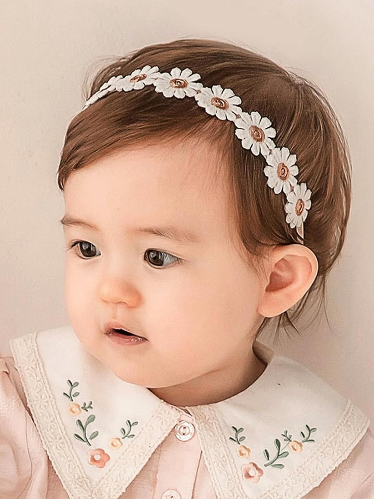 ICKEYOU Flower Crown Headband with lace and daisy in white, ideal for christening events.