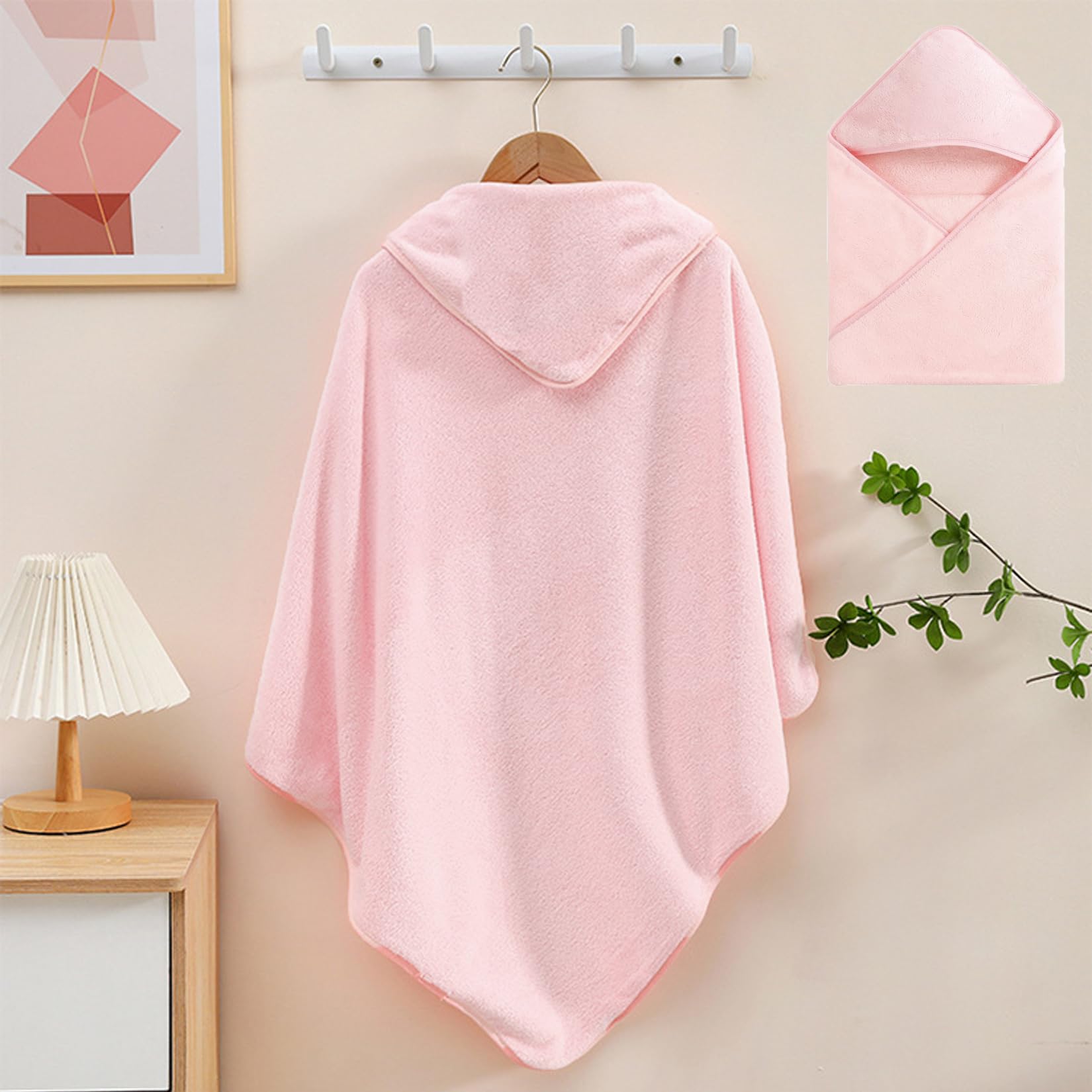 IFaryMes coral fleece fabric drapes softly over a baby in bath time