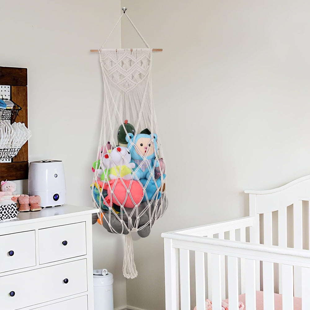 iHansee LED star light feature on cream hammock for nursery ambiance