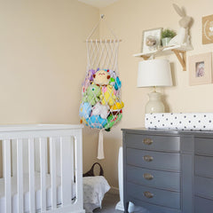ihansee-stuffy-hammock-corner-setup shows vertical storage corners in small nursery.