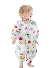 ililmmoe Muslin Original sleeping sack side view demonstrates leg room for movement