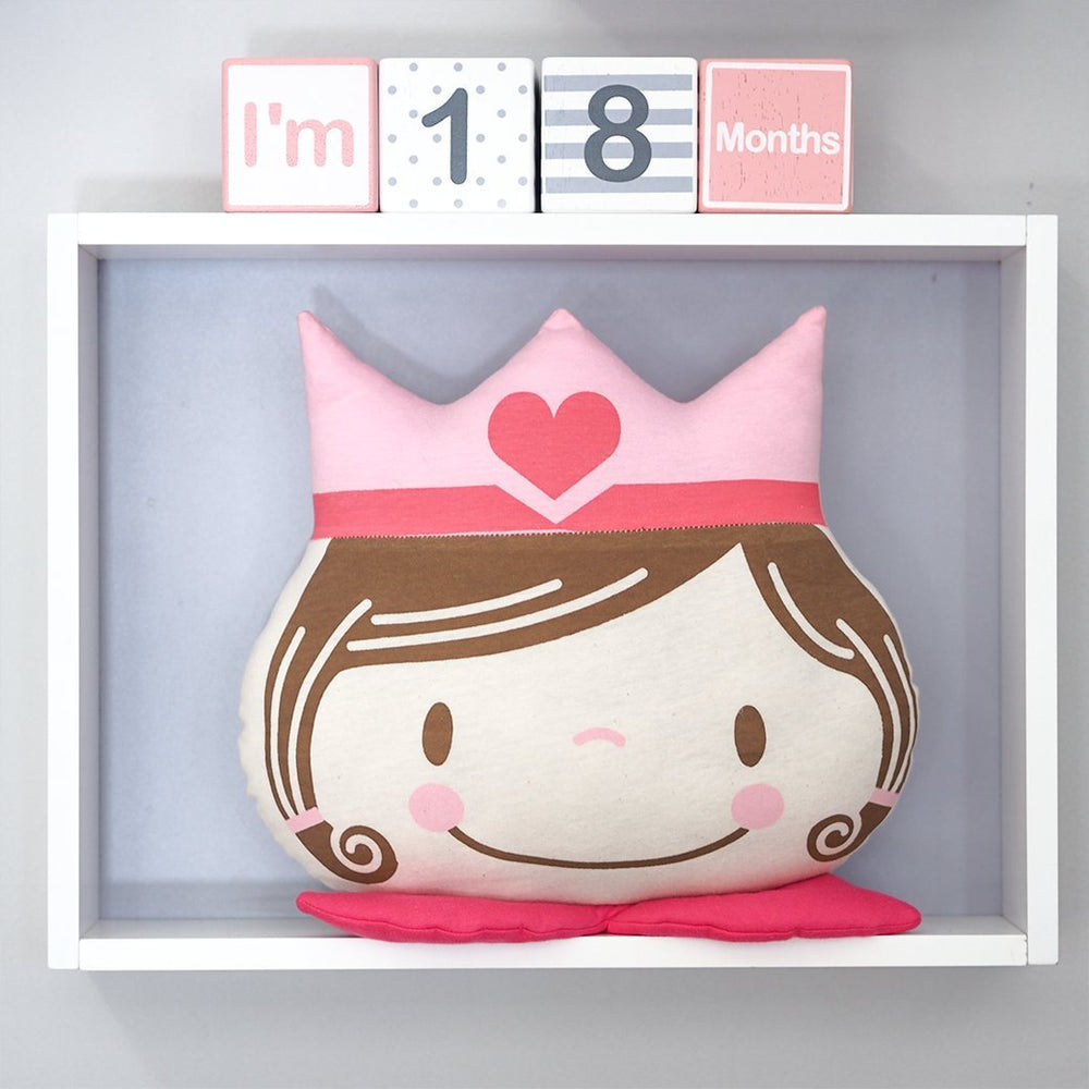 I'm solid wood blocks pink 2.4-inch cubes for compact display.