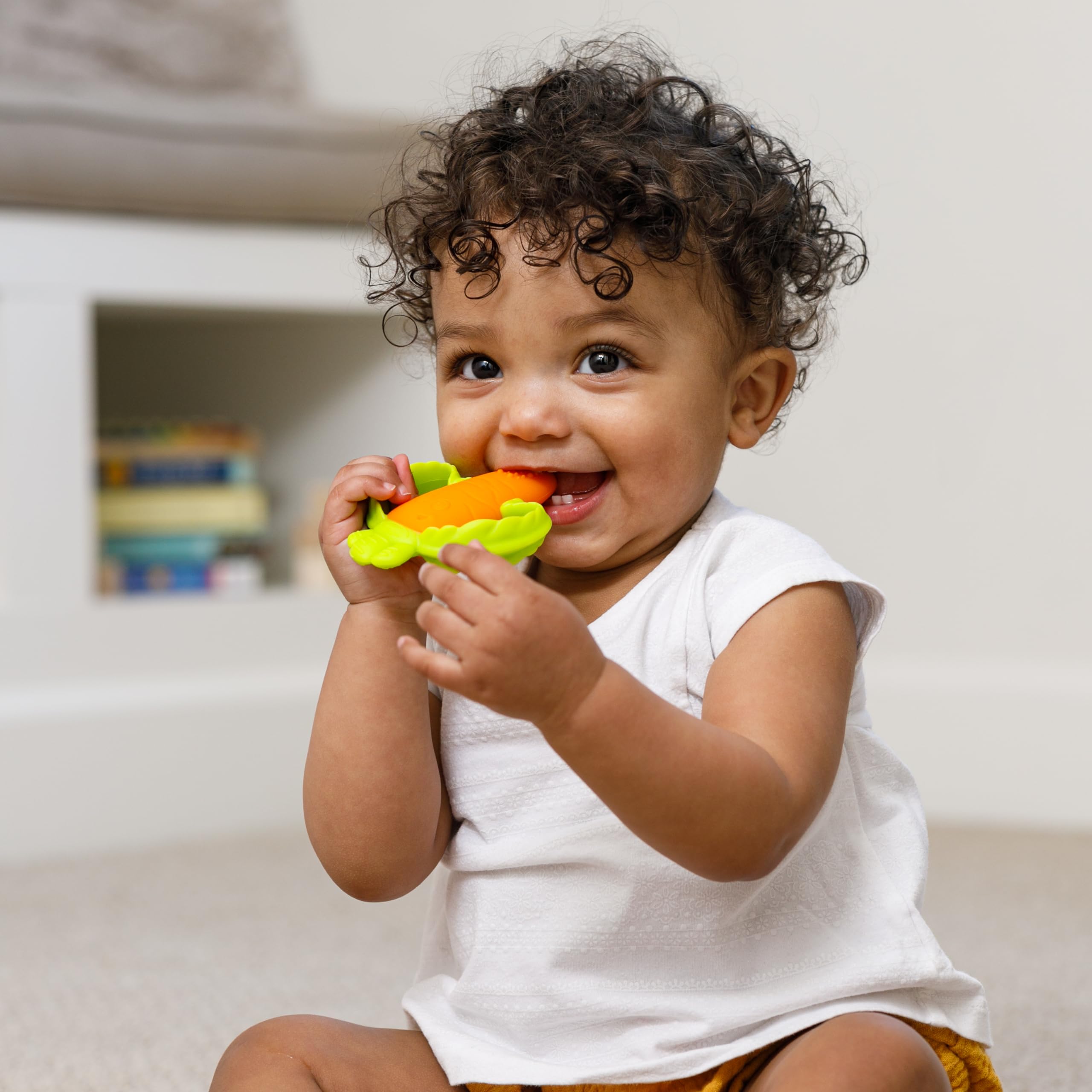 Infantino Lil’ Nibbles teether top-rack dishwasher image for easy cleaning.