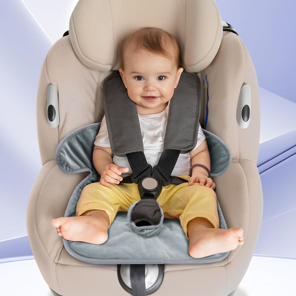 Infanzia Dry Seat waterproof layer close-up highlights leak protection for car seats.