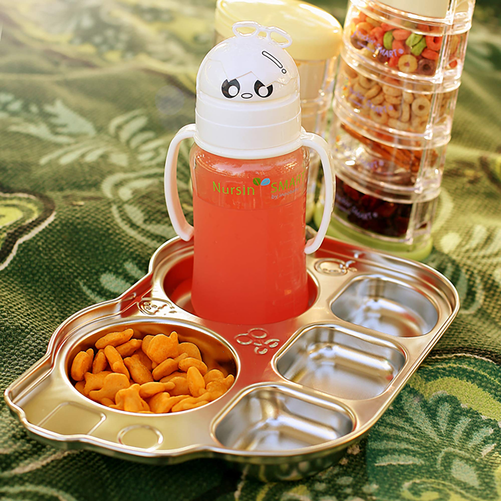 Innobaby Din Din SMART 304 stainless surface resists stains and rust.