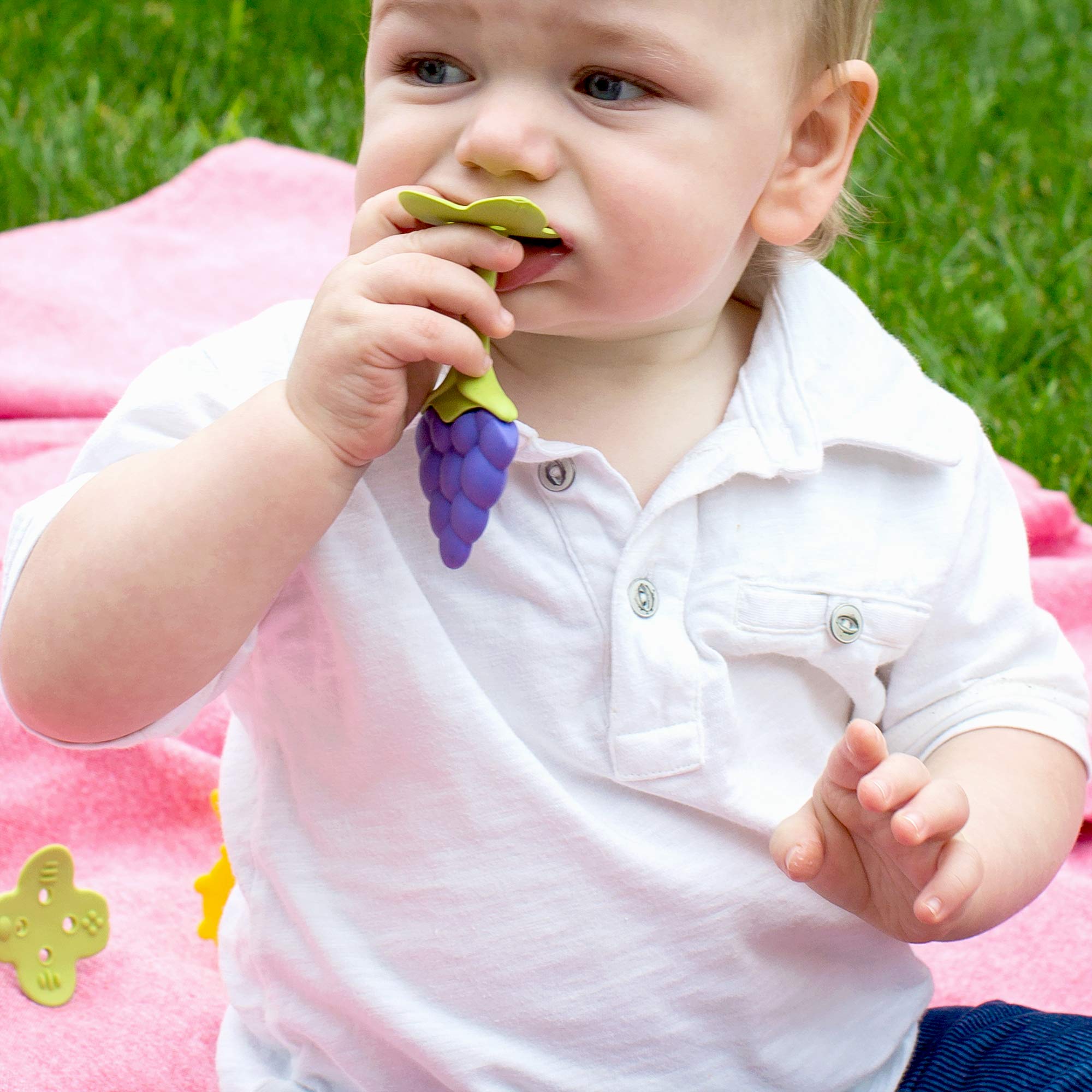 Innobaby Teethin Apple teether dishwasher-safe and freezer-safe for easy cleaning.