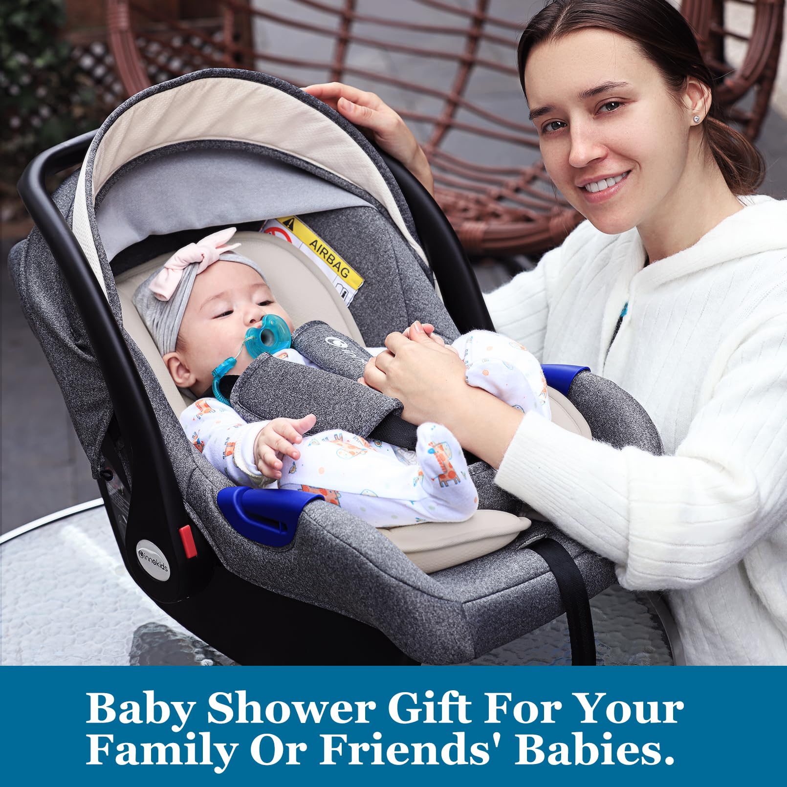 Innokids easy-installation beige pillow fits car seats and strollers.