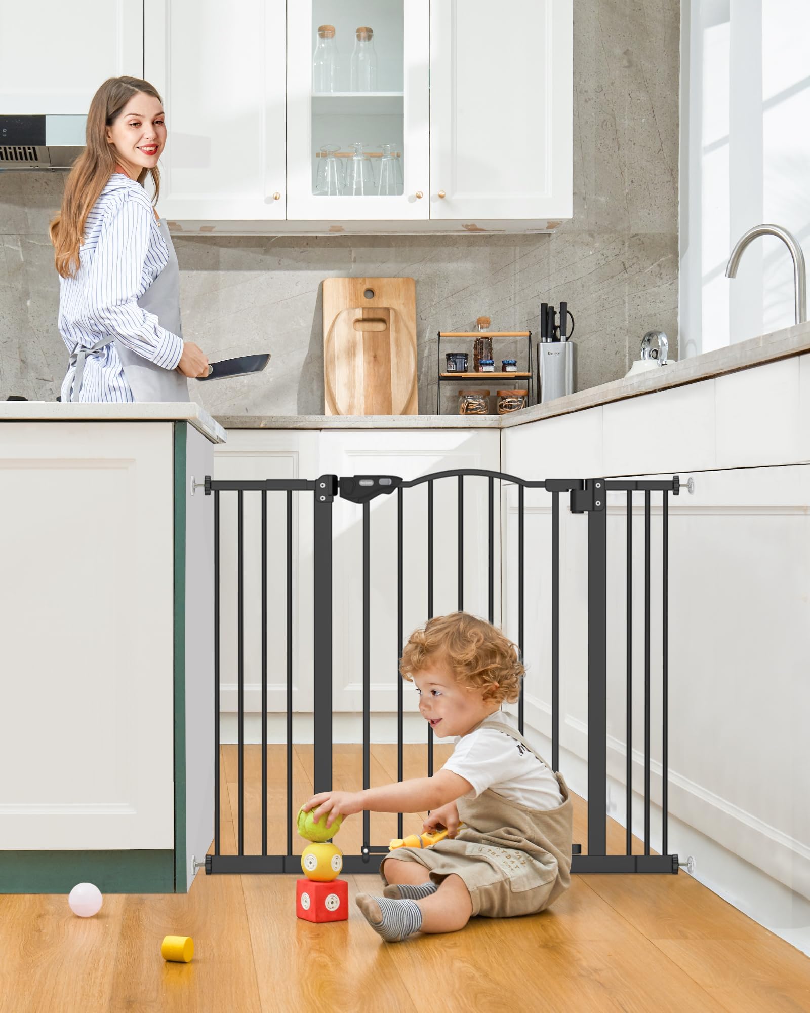 InnoTruth auto-close feature: smooth one-hand passage during daily routines.