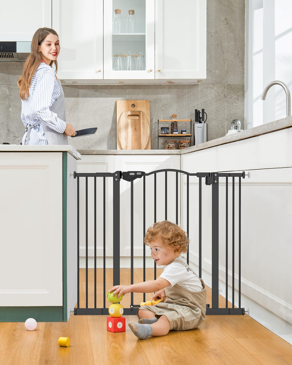 InnoTruth auto-close feature: smooth one-hand passage during daily routines.