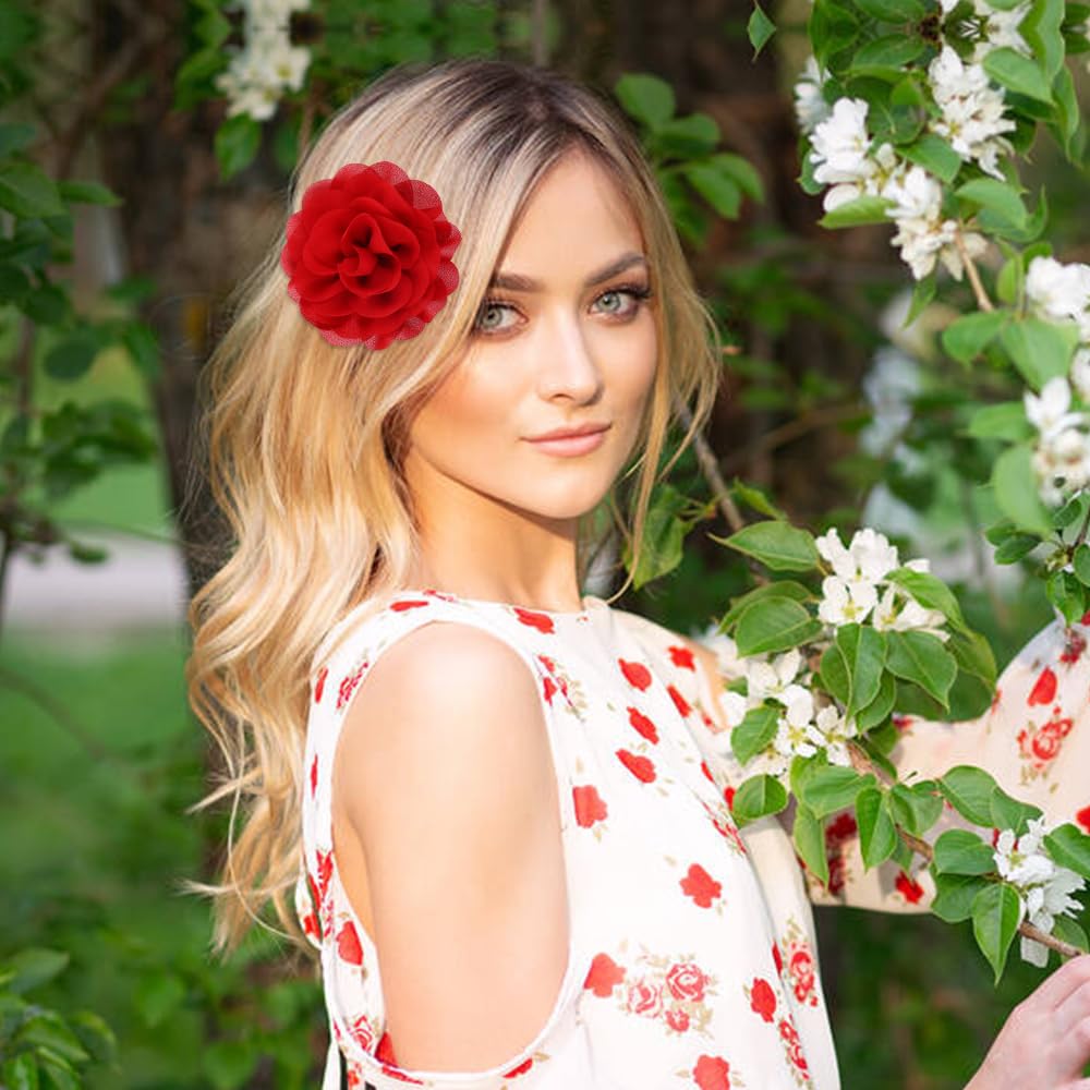inSowni day-outfit hair clip collection helps finish playful looks.