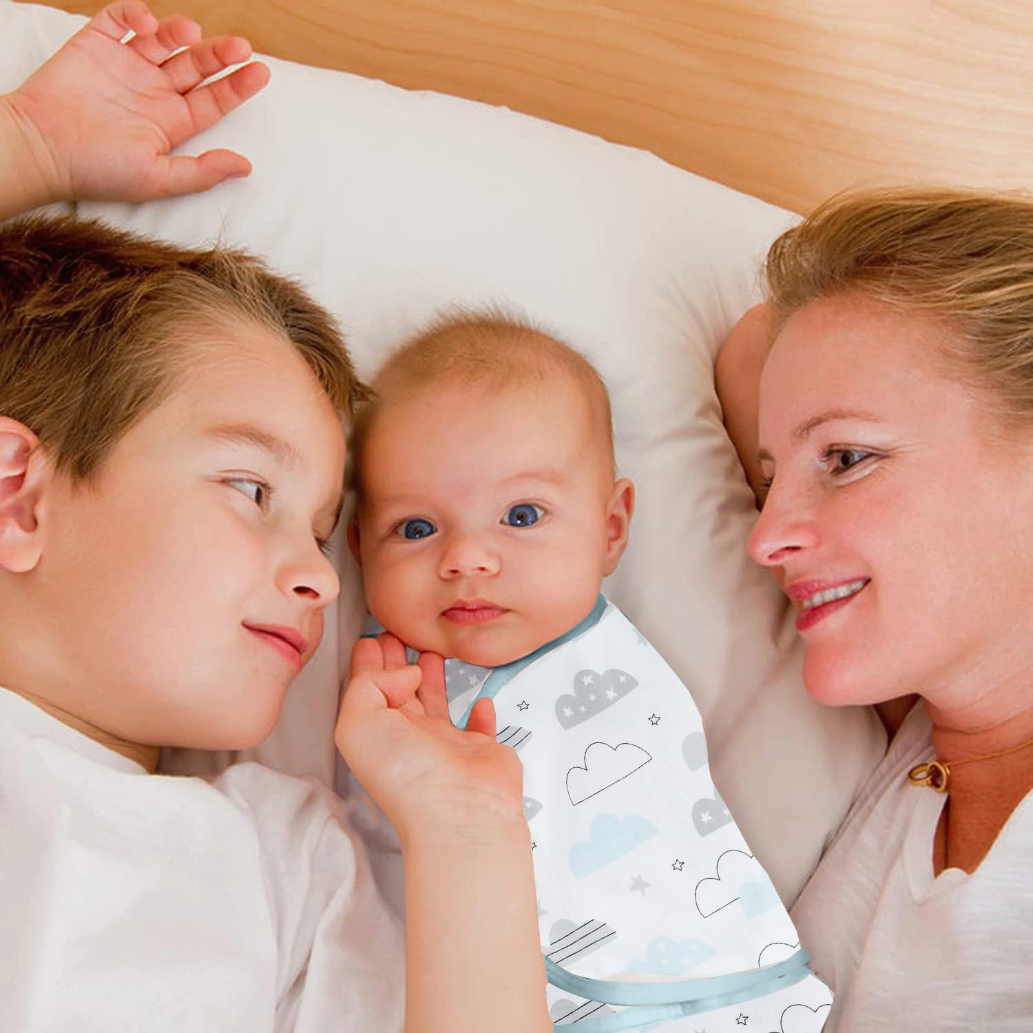Insular newborn sleep-womb-like swaddle promotes calm nights.