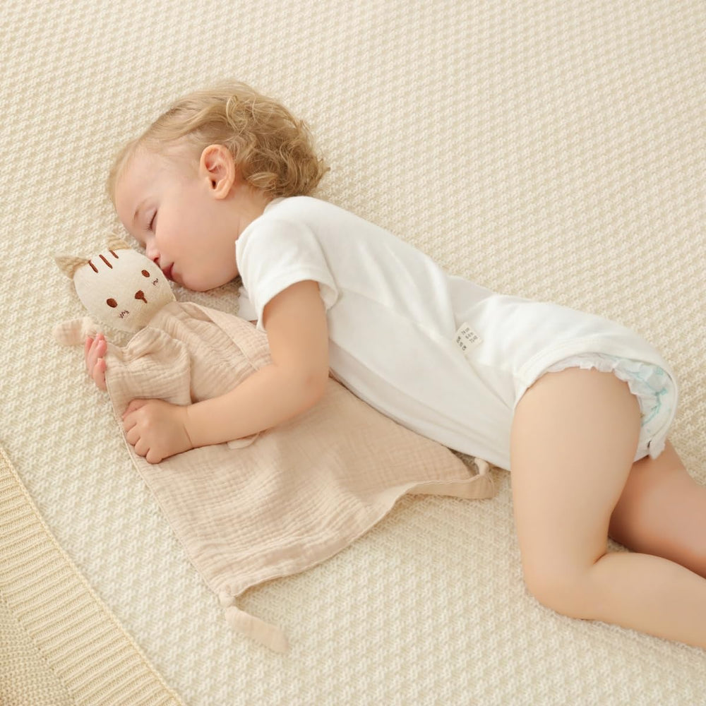 Insular Lovey soft texture: easy grasp for tiny hands.