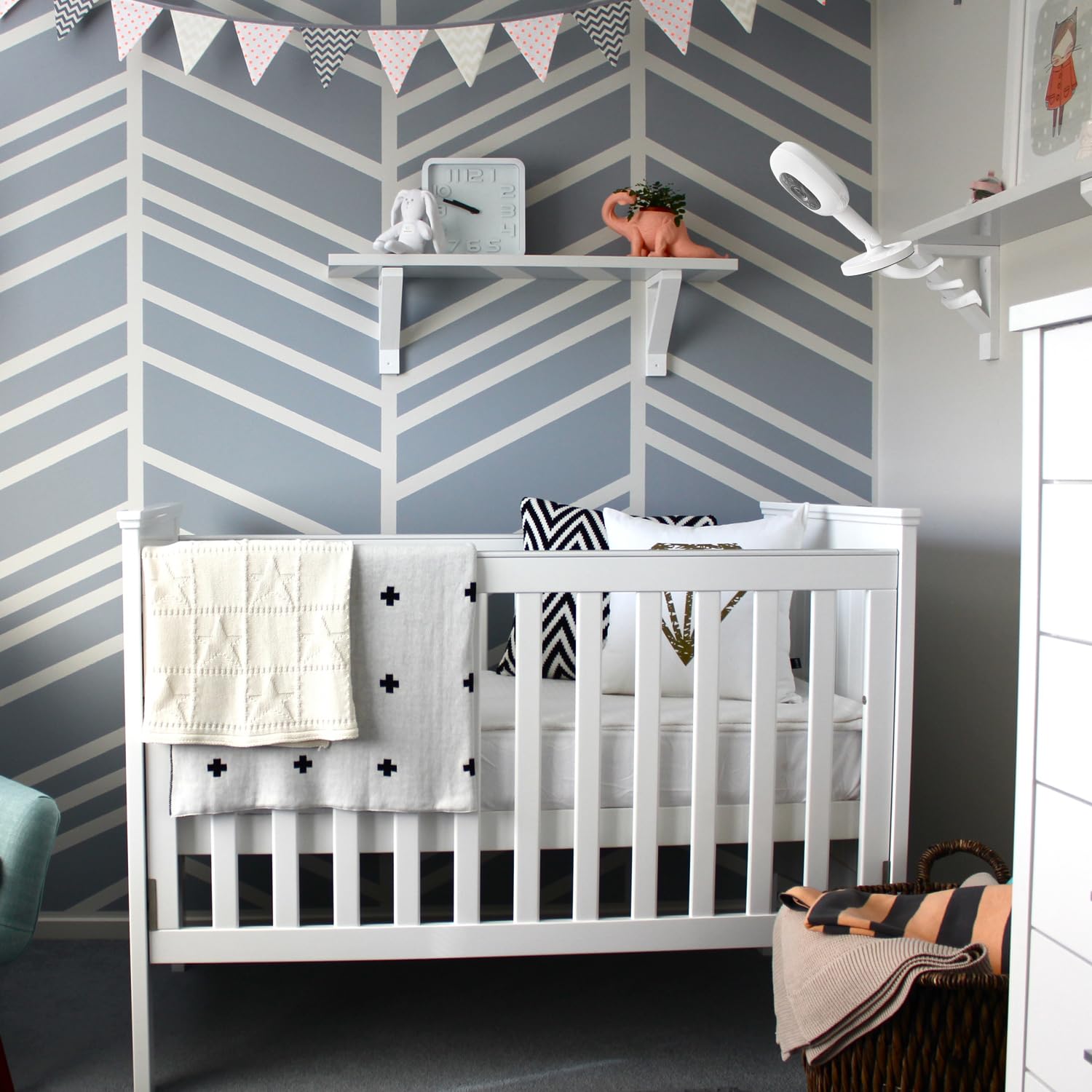 iTODOS versatile stand fits Nanit Pro and Flex Stand for optimal nursery viewing.