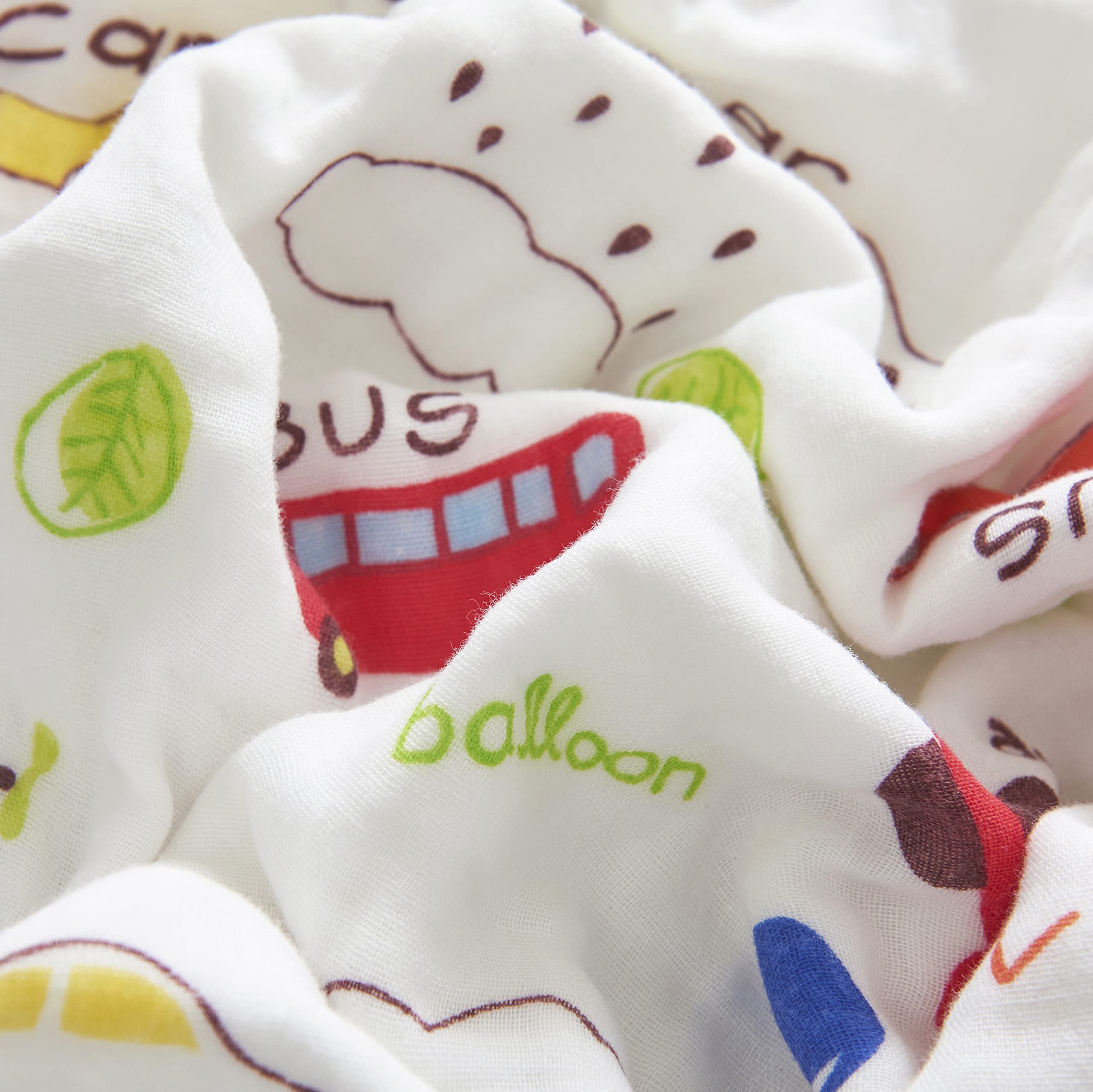 J-pinno Soft fabric close-up demonstrates gentle texture for sensitive skin.