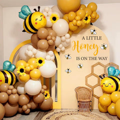 JarThenaAMCS easy-apply self-adhesive wall decal sticks smoothly and removes cleanly.