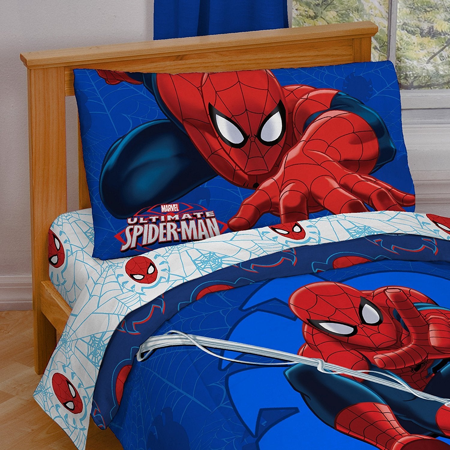Jay Franco Marvel Spiderman Regulator flat sheet offers soft fade-resistant comfort